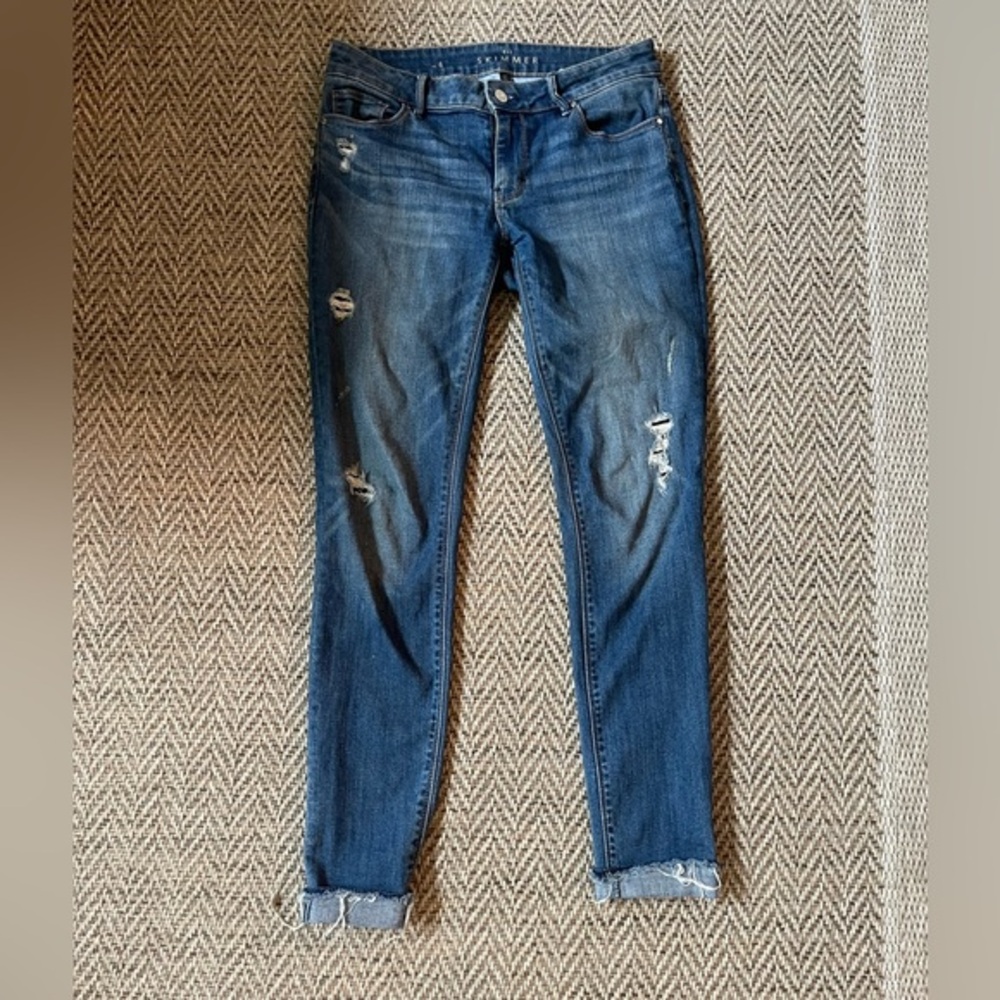 The Skimmer by White House Black Market Distressed Raw Hem Jeans Size 4